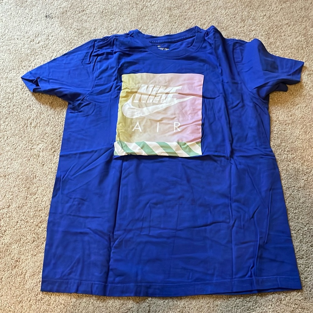 Blue men’s Nike tshirt